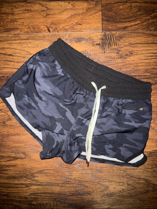 Vuori Pants - Vuori Women's Navy Camo Athletic Shorts with Black Waistband